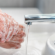 Hygienemaßnahmen zur Vorbeugung gegen das Coronavirus (Foto: Maridav – stock.adobe.com)