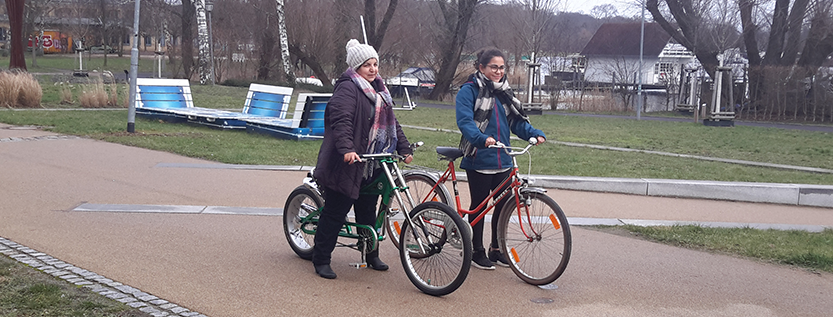 Fahrradkurs für geflüchtete Frauen (Foto: Tolerantes Brandenburg)