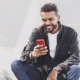 Telefon und Internet als Verbraucherthemen in der Migrationsarbeit (Foto: kite_rin – stock.adobe.com)